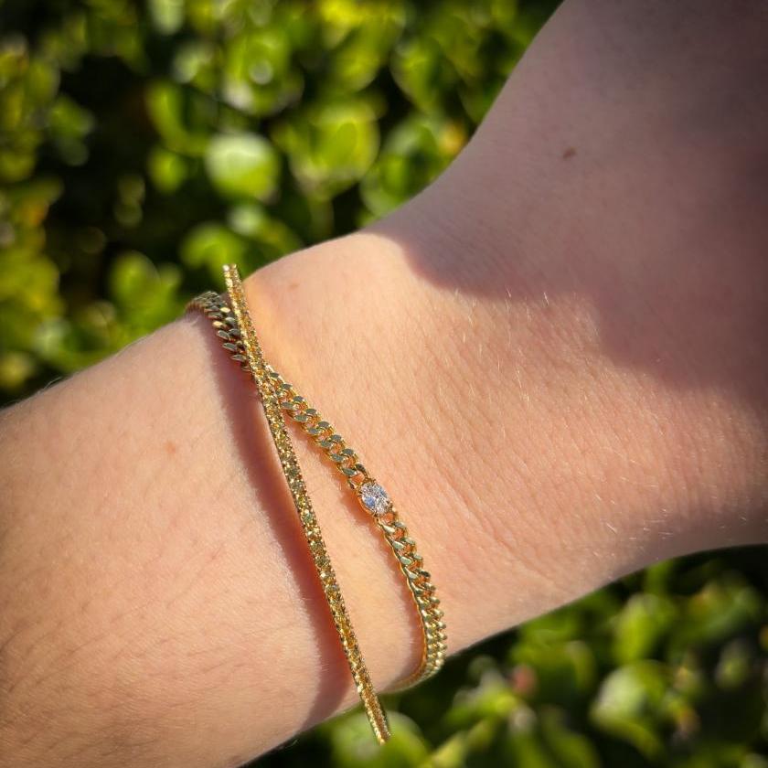 18CT YELLOW GOLD & YELLOW SAPPHIRE BANGLE