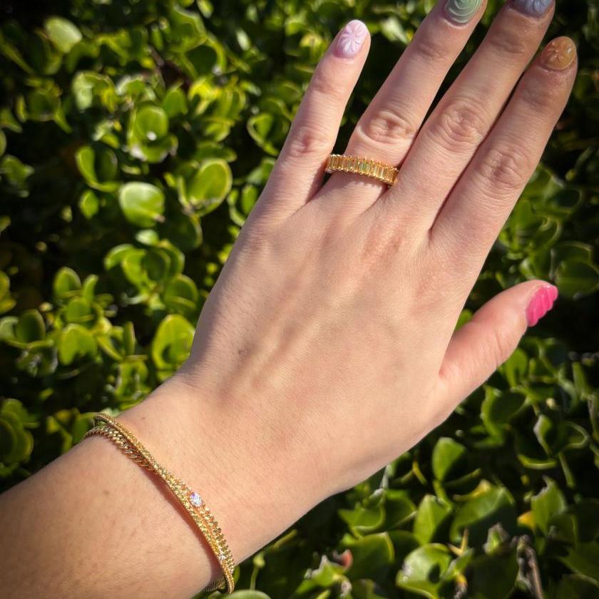 18CT YELLOW GOLD & YELLOW SAPPHIRE BANGLE