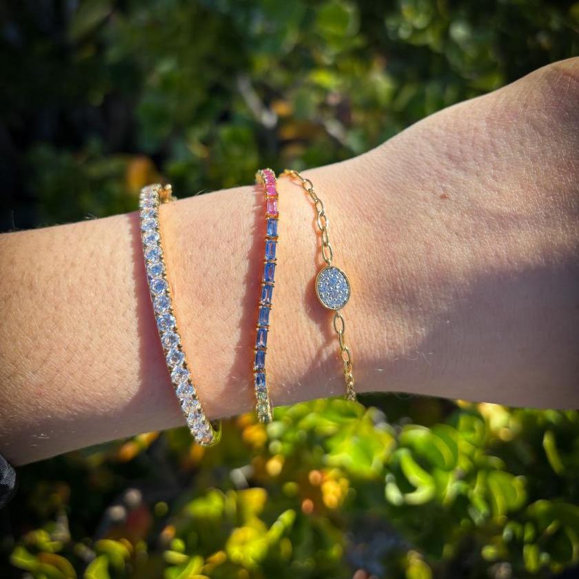 18CT YELLOW GOLD & RAINBOW SAPPHIRE BRACELET