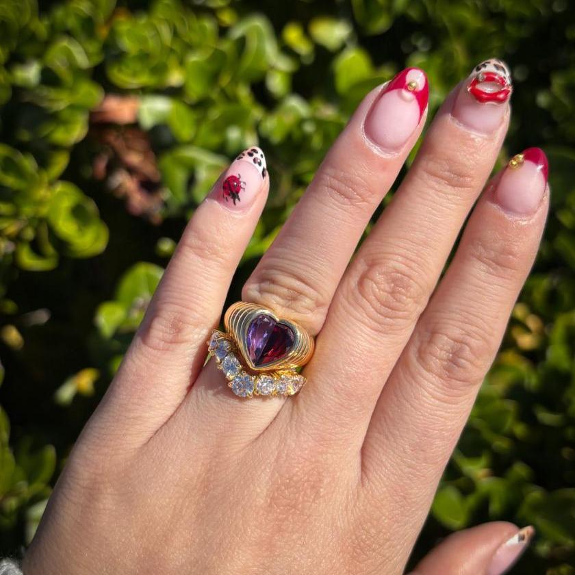 18CT YELLOW GOLD AMETHYST & GARNET HEART RING 18CT YELLOW GOLD AMETHYST & GARNET HEART RING