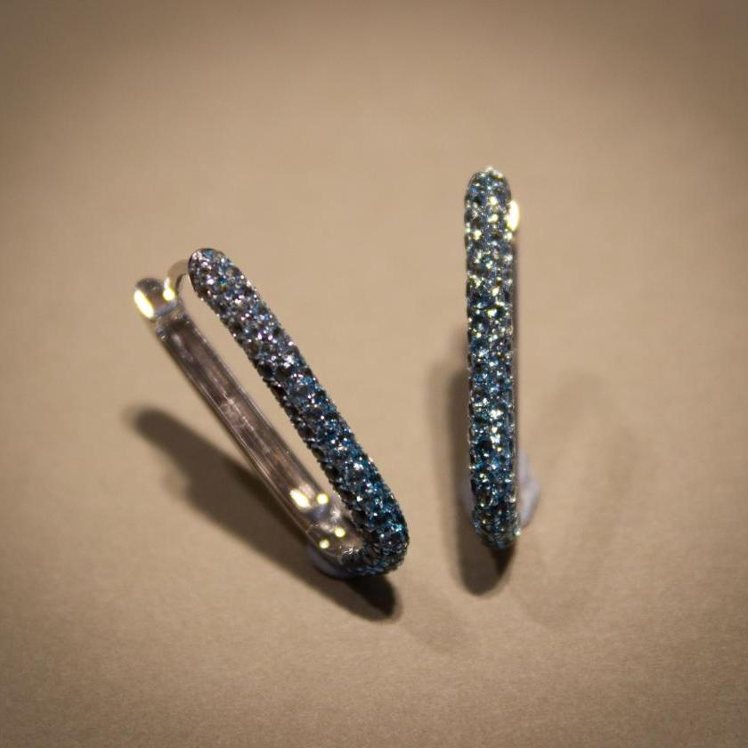 18CT WHITE GOLD & TOPAZ PAPERCLIP EARRINGS