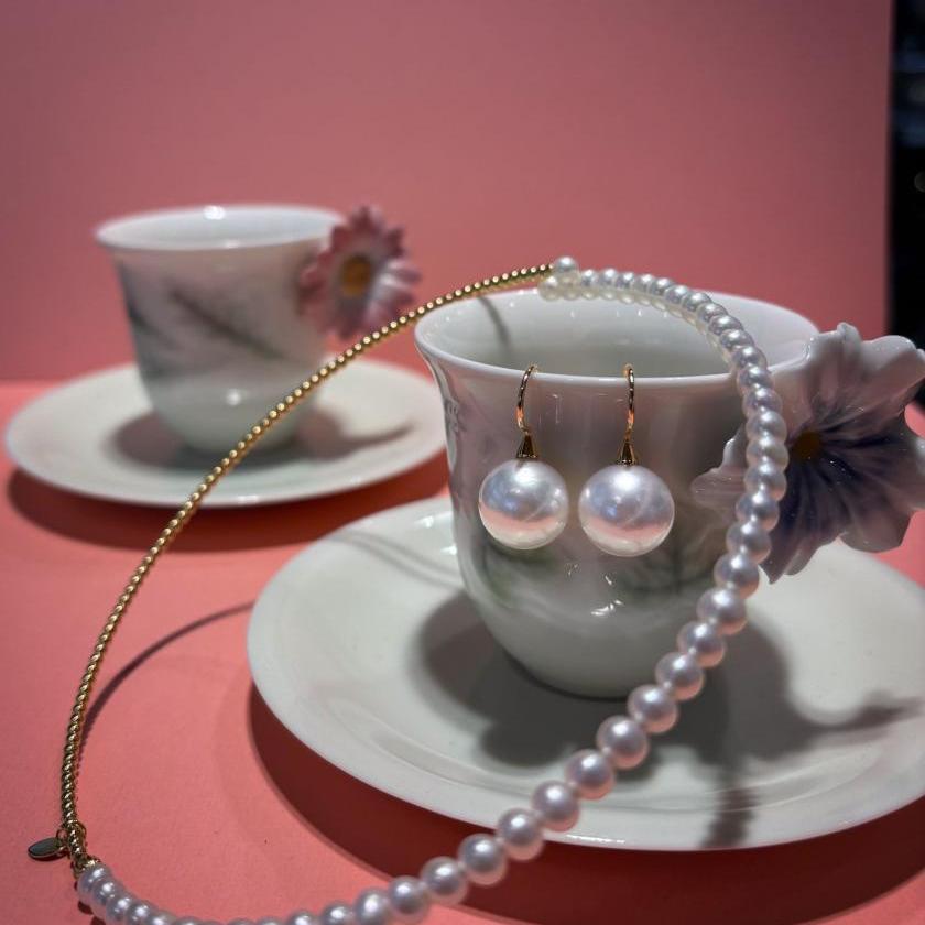 18CT YELLOW GOLD SOUTH SEA PEARL DROP EARRINGS