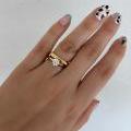 18CT YELLOW GOLD & DIAMOND SQUARE RING