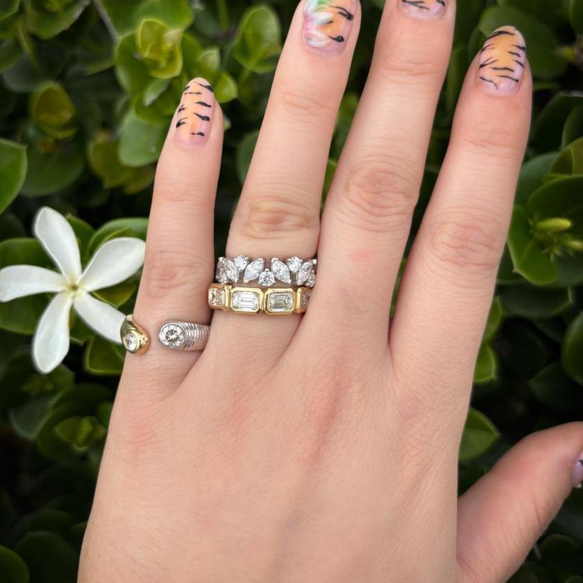 18CT YELLOW GOLD EMERALD CUT HALF ETERNITY RING