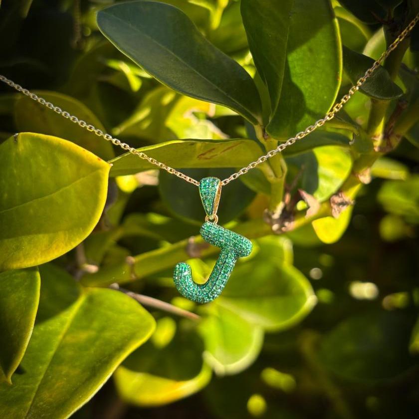 18CT YELLOW GOLD & EMERALD INITIAL "J" PENDANT