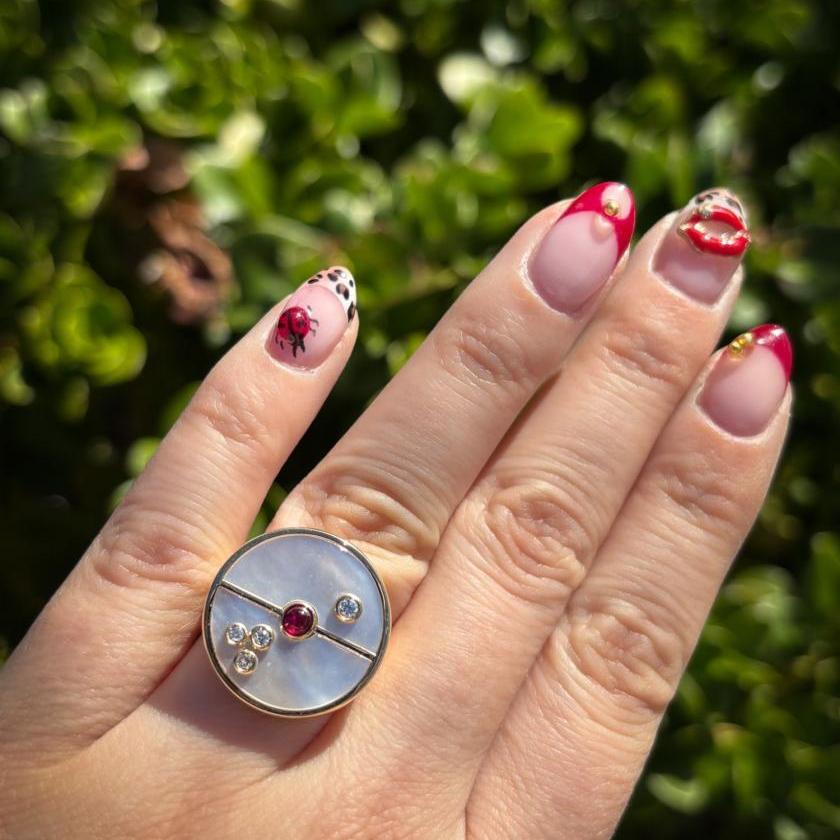 14CT YELLOW GOLD MOTHER OF PEARL & RUBY RING