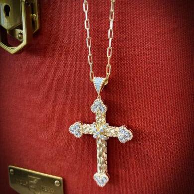 18CT TWO-TONE DIAMOND CROSS