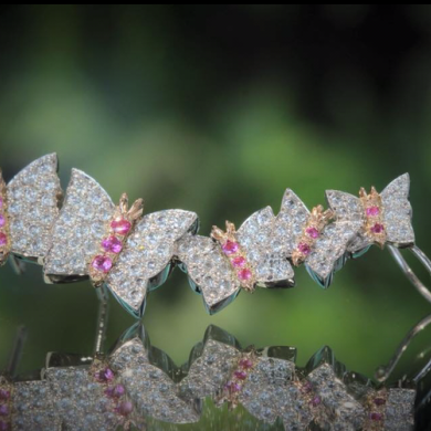 18CT WHITE & YELLOW GOLD BUTTERFLY CUFF
