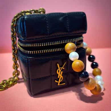 SANDALWOOD, ONYX AND SOUTH SEA PEARL BRACELET