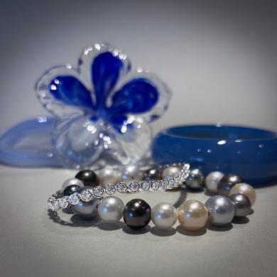TAHITIAN AND SOUTH SEA PEARL BRACELET
